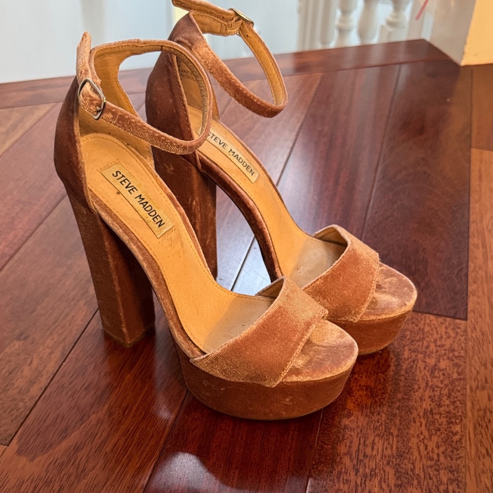 Steve Madden Tan Velvet Platform Sandals